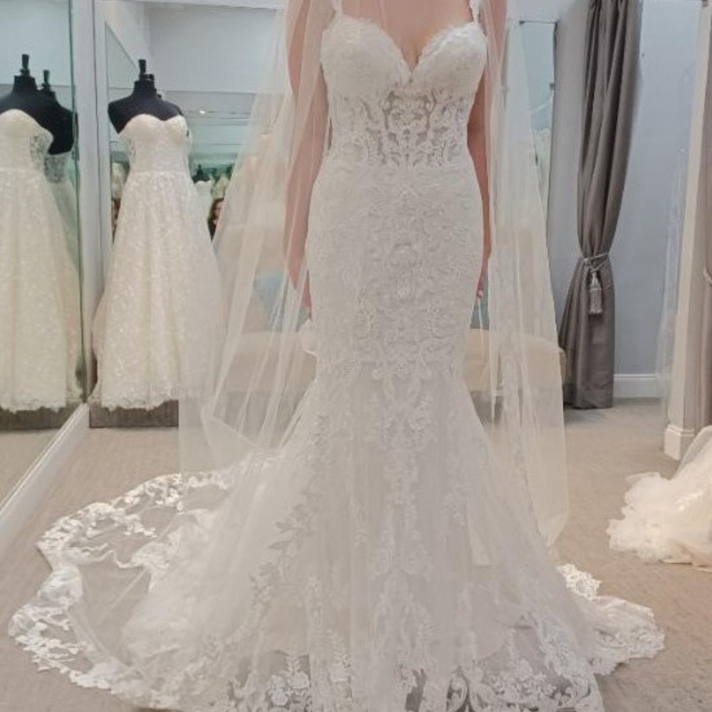 Elegant Lace Wedding Dress